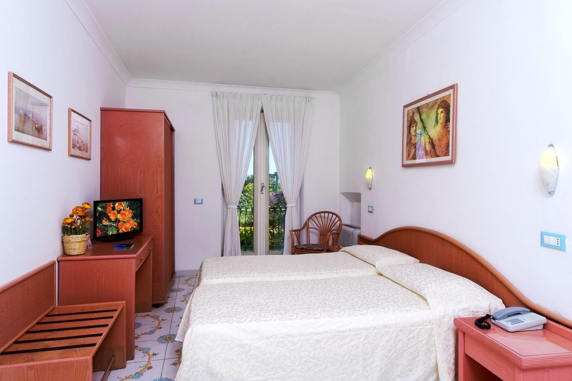 Hotel Bellevue Benessere & Relax Искья Экстерьер фото